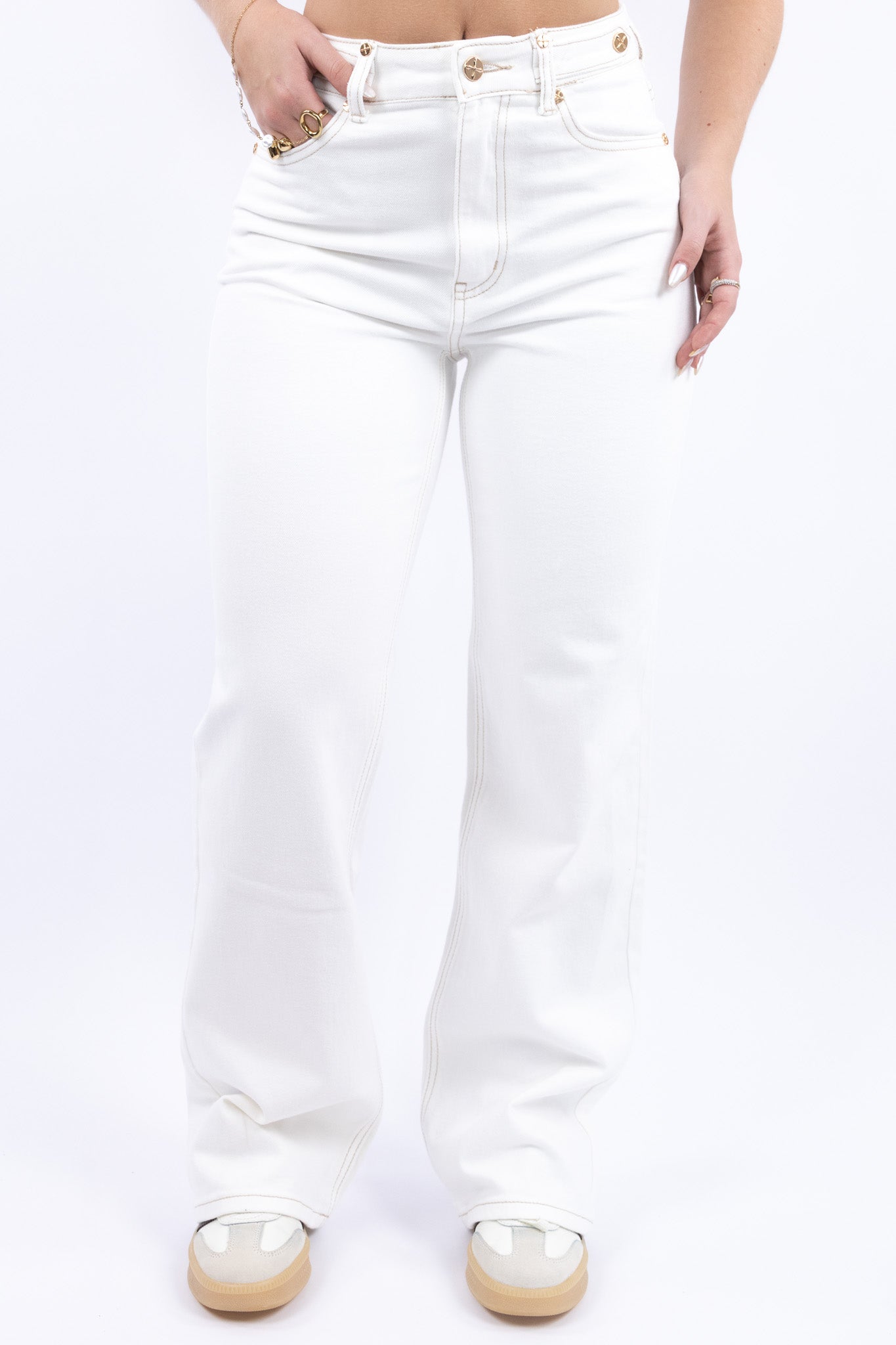 #Color_White