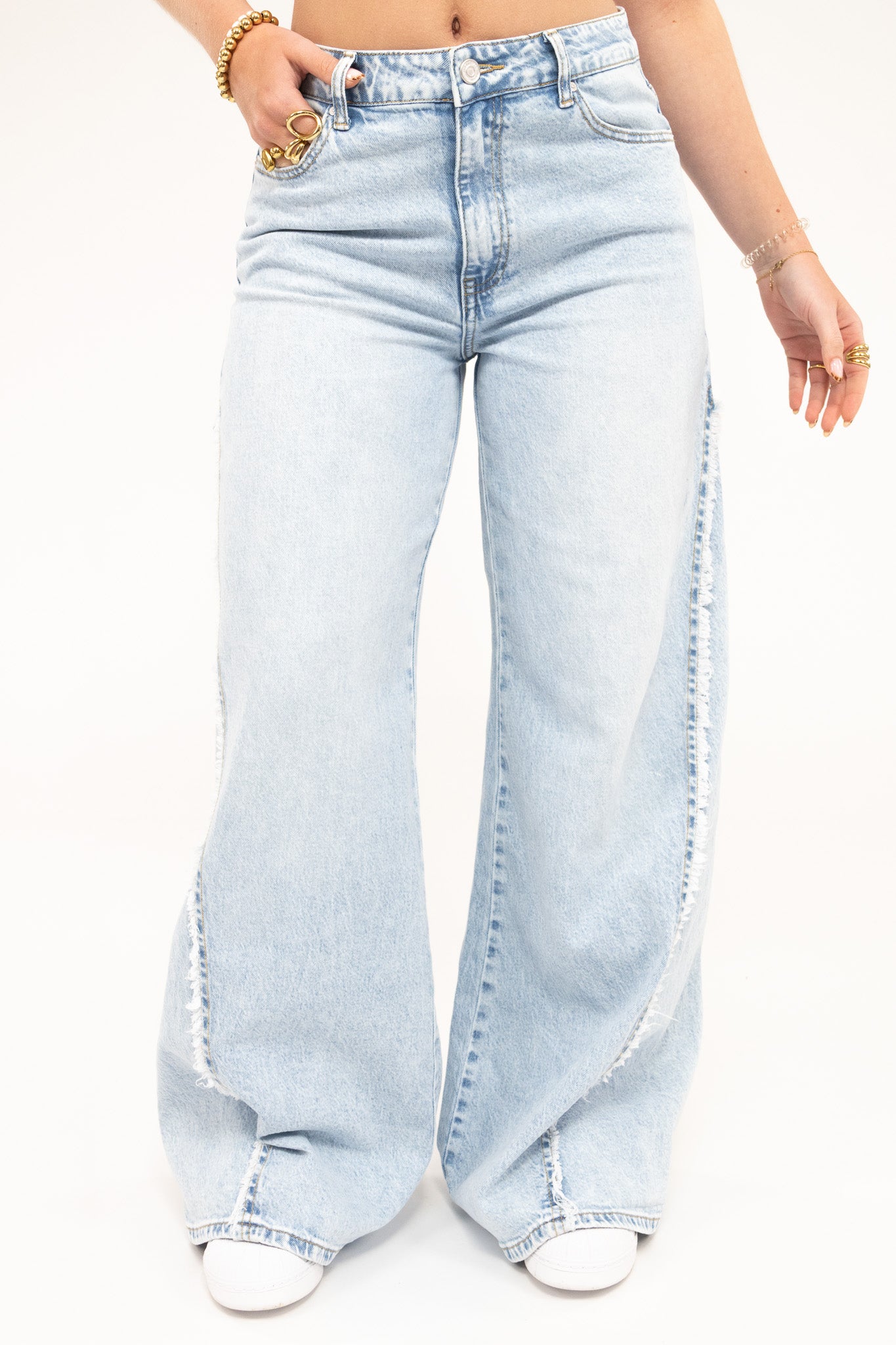 Frayed Detail Wide Leg Jeans