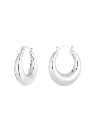 Classy round earrings