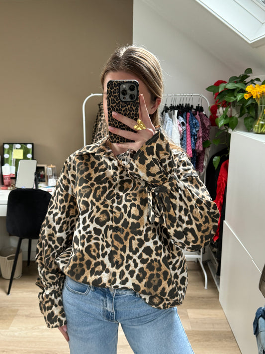 Kiki leopard blouse